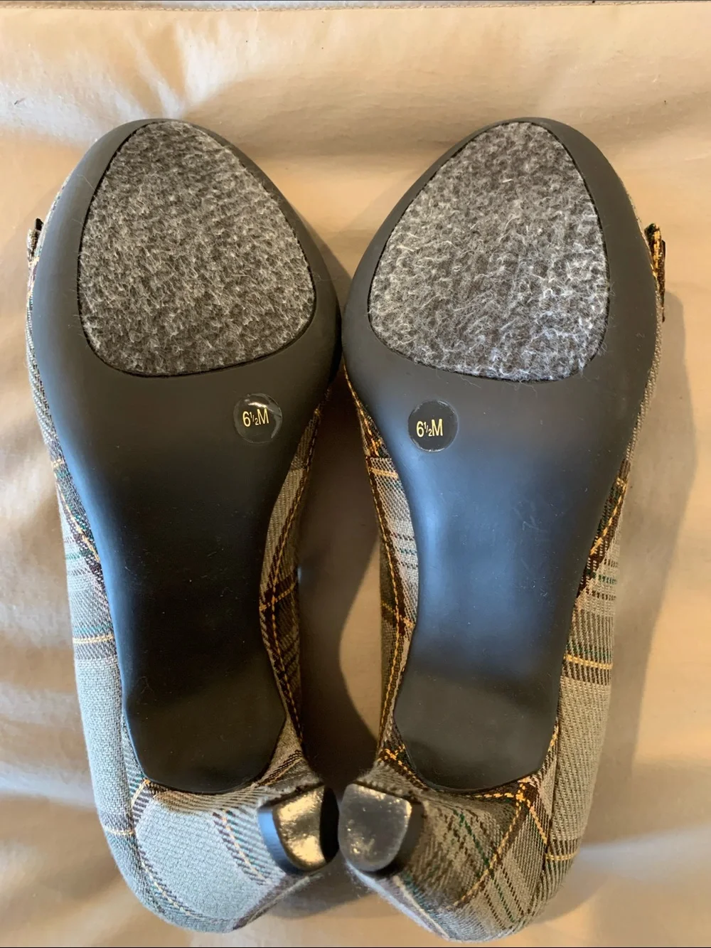 NIB Gianni Bini Beige Plaid Bow Women's Pumps US 6.5 Medium